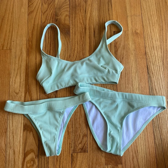 ASOS Three piece turquoise ribbed bikini set - Picture 6 of 11